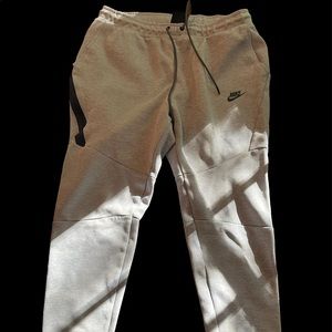 Nike tech fleece joggers